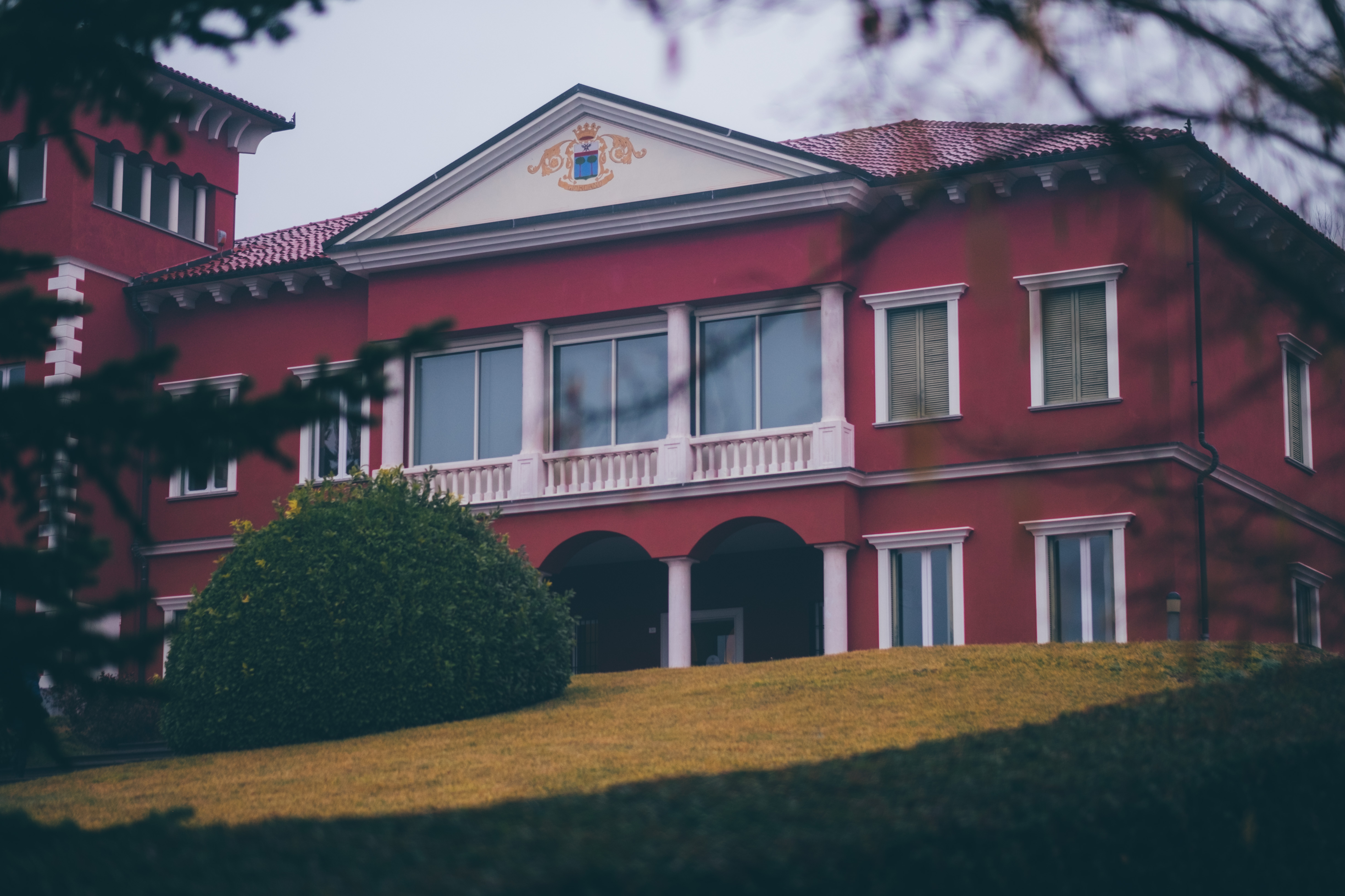 We tell a story of tradition, trust and quality. We tell a story of tradition, trust and quality.